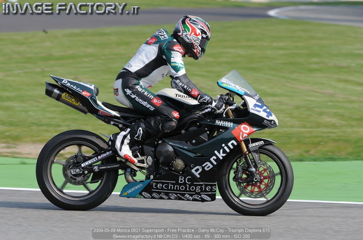 2009-05-09 Monza 0821 Supersport - Free Practice - Garry McCoy - Triumph Daytona 675